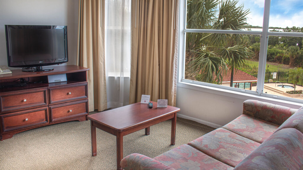 Two Bedroom Deluxe Suite 08