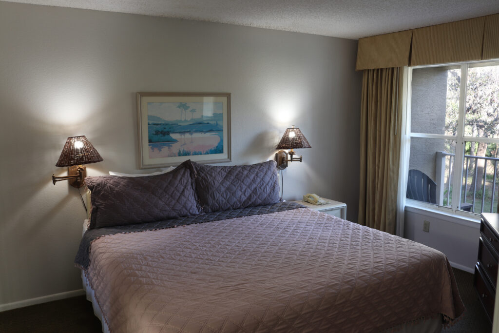 One Bedroom Standard Suite 01